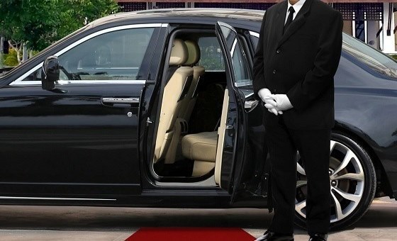 5 Reasons Why You Should Choose Limo Hire Versus Uber Hire 5 Reasons Why You Should Choose Limo Hire Versus Uber Hire